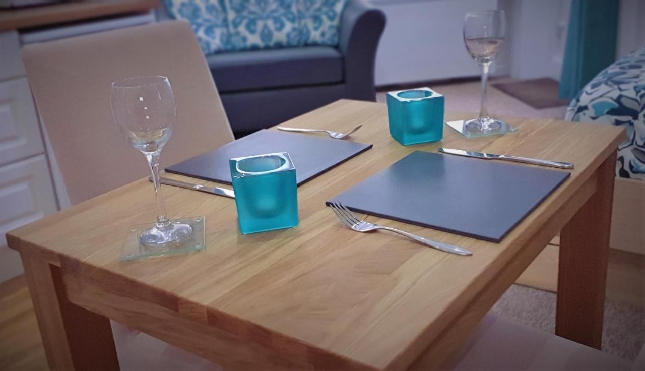 A Beautiful Apartment With Stunning Sea Views & Private Balcony بورنماوث المظهر الخارجي الصورة