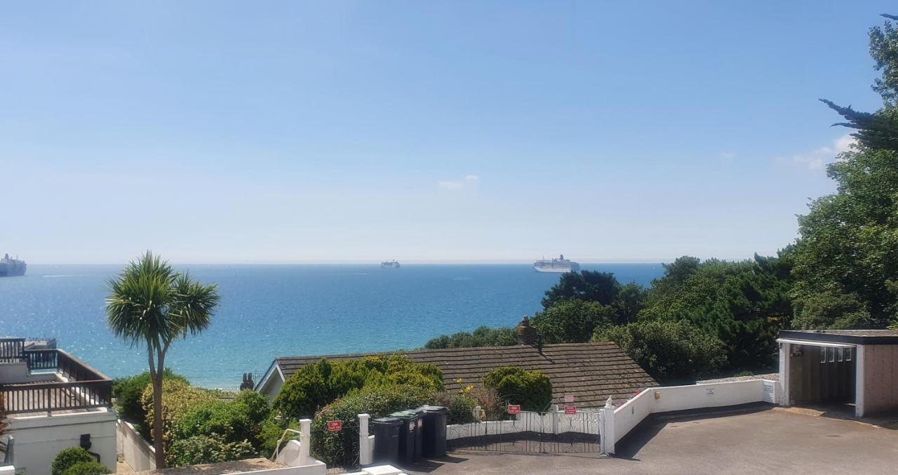 A Beautiful Apartment With Stunning Sea Views & Private Balcony بورنماوث المظهر الخارجي الصورة